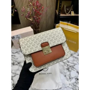 Michael Kors Handbag For Women (CSO1524)