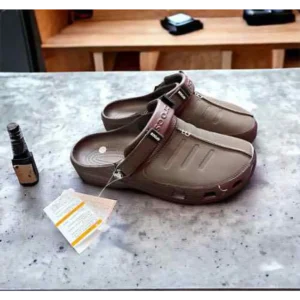 Crocs Yukoon Brown Clogs For Men (SP475)