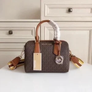 Luxurious Michael Kors Handbag For Women