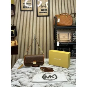 Luxurious Michael Kors Handbag For Women