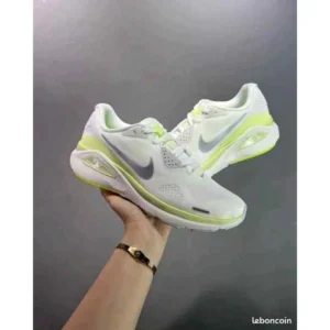 Nike Structure 26